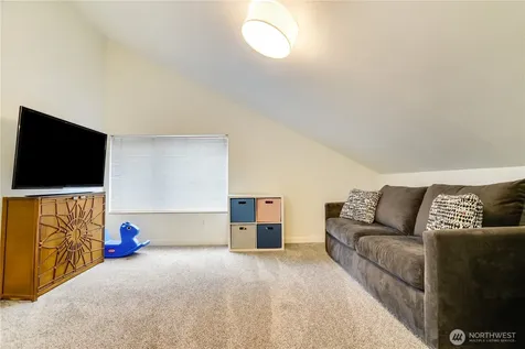 10319 Midvale Avenue N Seattle WA 98133