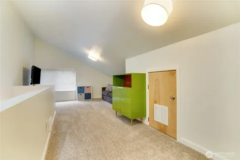 10319 Midvale Avenue N Seattle WA 98133