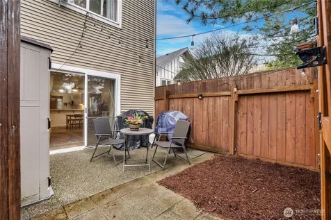10319 Midvale Avenue N Seattle WA 98133