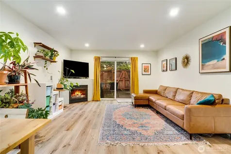 10319 Midvale Avenue N Seattle WA 98133