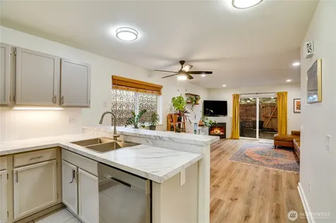 10319 Midvale Avenue N Seattle WA 98133