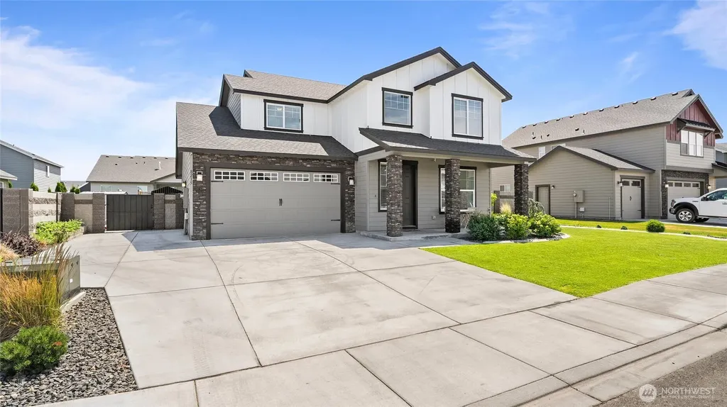8215 Cardinal Peak Street West Richland WA 99353