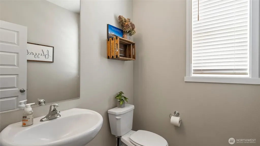 8215 Cardinal Peak Street West Richland WA 99353