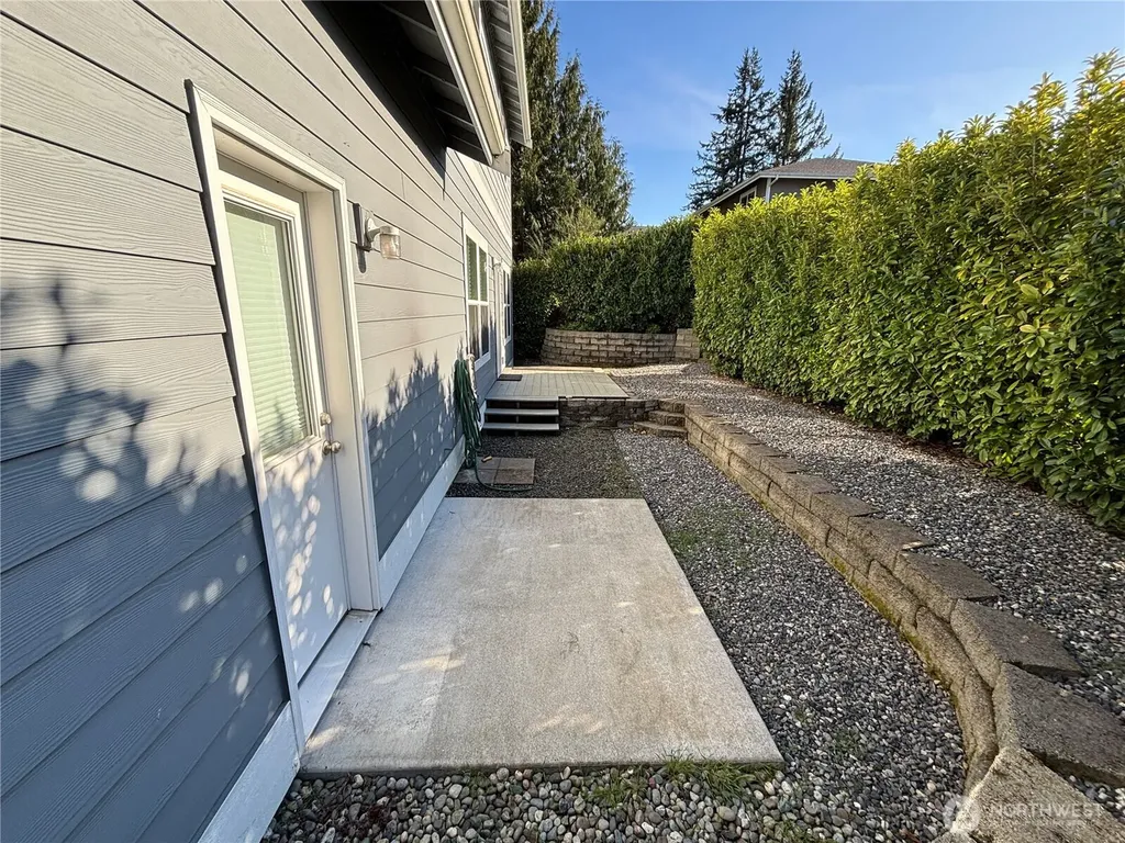 26787 Red Maple Lane NE Kingston WA 98346