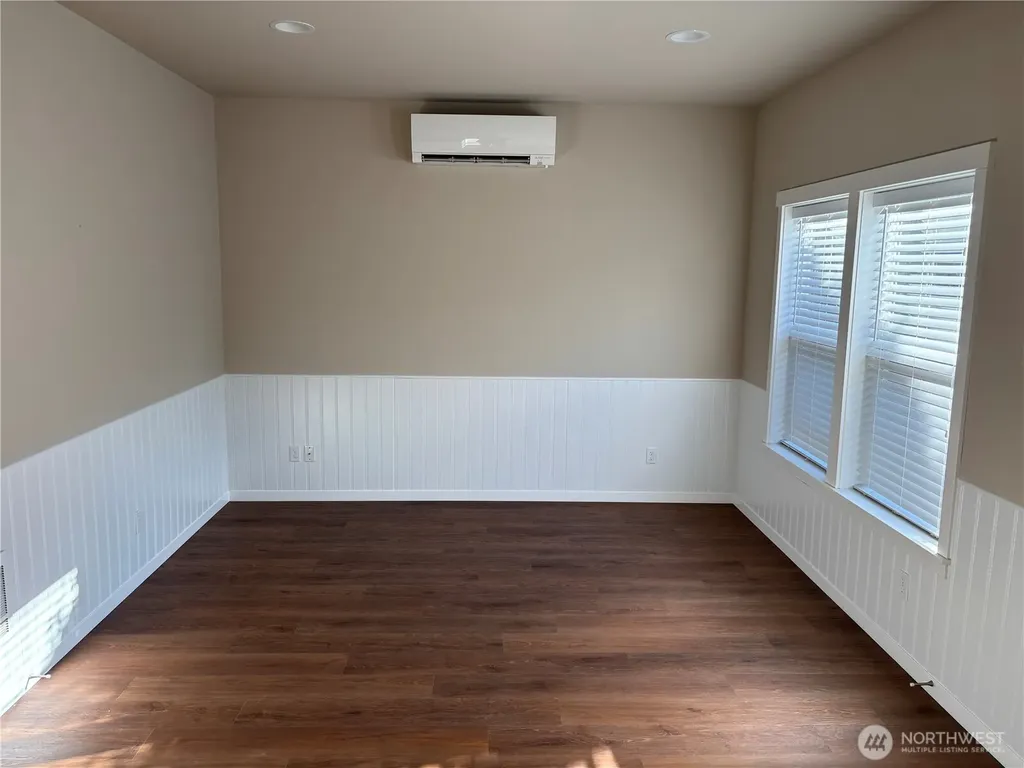 26787 Red Maple Lane NE Kingston WA 98346
