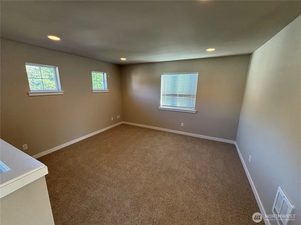 26787 Red Maple Lane NE Kingston WA 98346