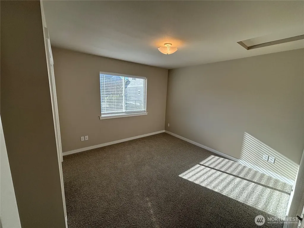 26787 Red Maple Lane NE Kingston WA 98346