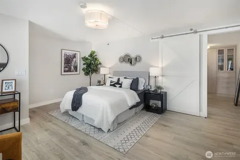 2717 Western Avenue Seattle WA 98121