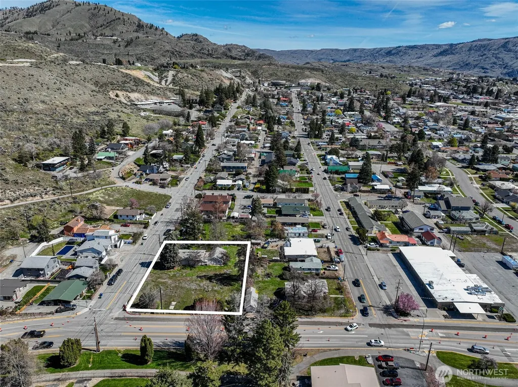 325 W Highland Avenue Chelan WA 98816