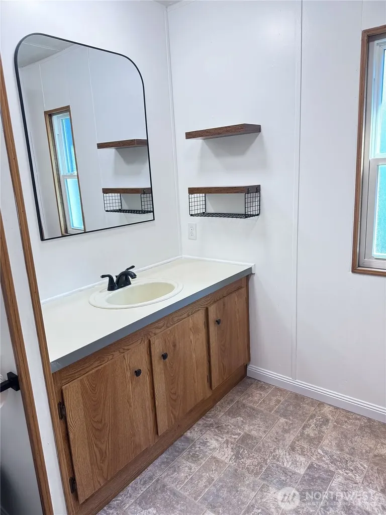 521 NE Larson Lake Road Belfair WA 98528
