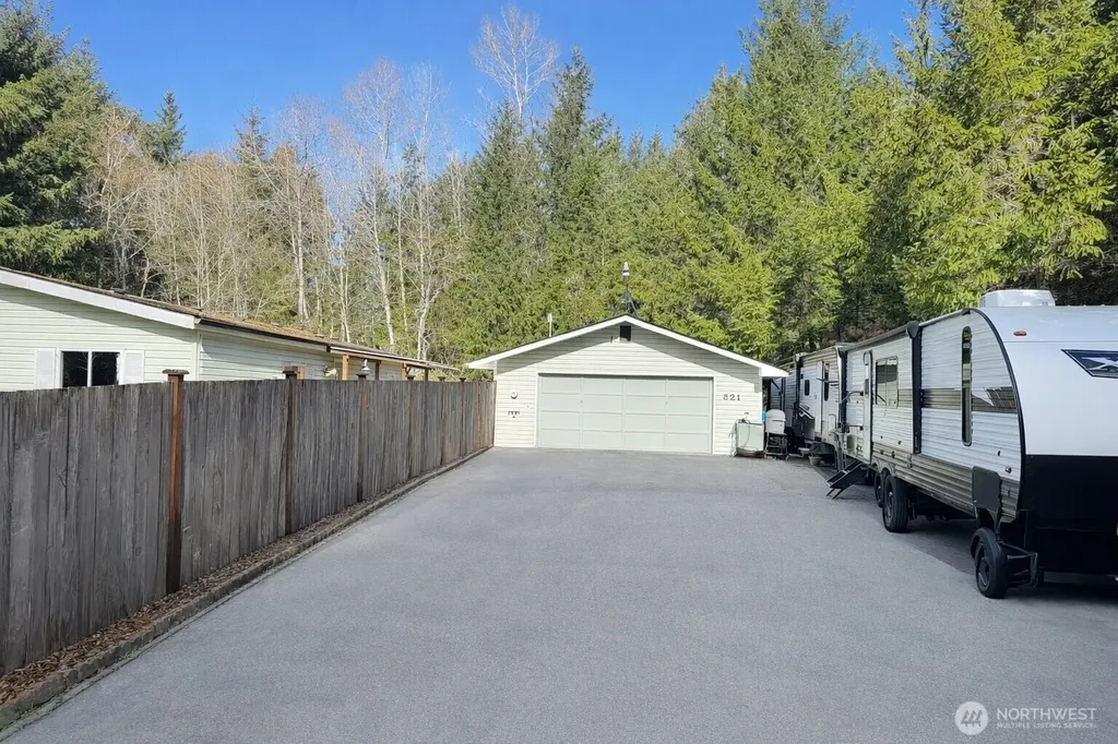 521 NE Larson Lake Road Belfair WA 98528