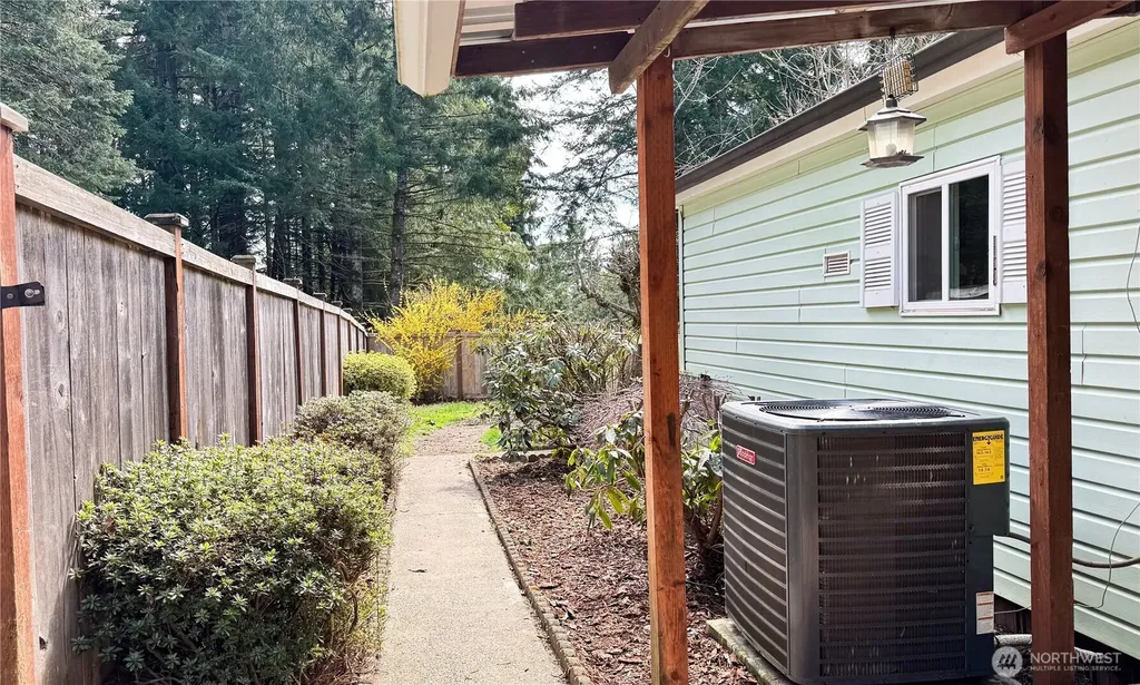 521 NE Larson Lake Road Belfair WA 98528
