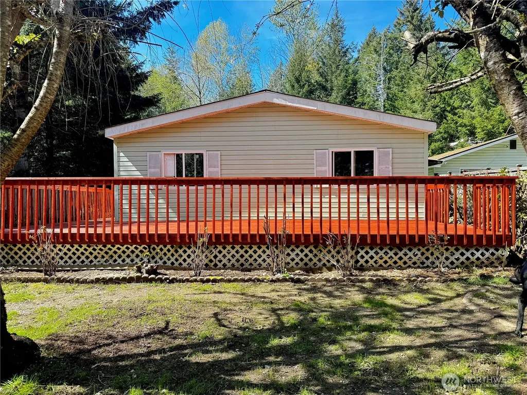 521 NE Larson Lake Road Belfair WA 98528