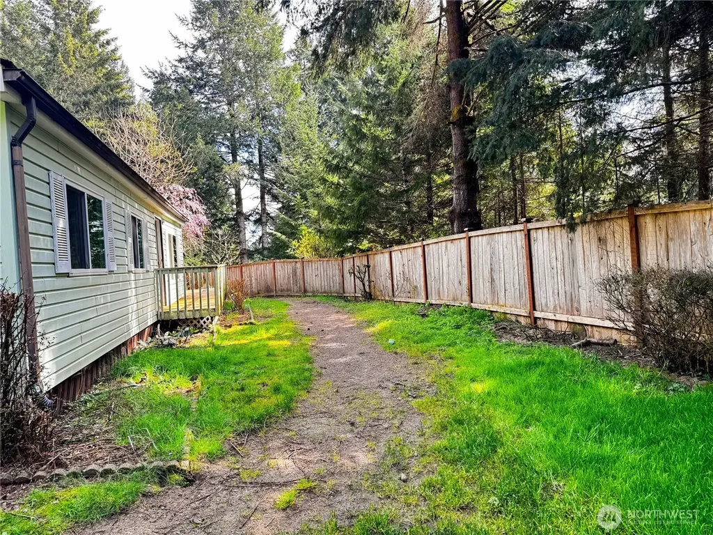 521 NE Larson Lake Road Belfair WA 98528