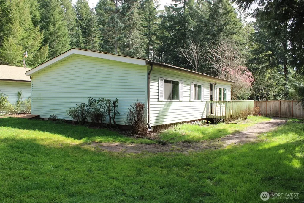 521 NE Larson Lake Road Belfair WA 98528