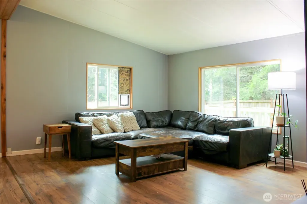 521 NE Larson Lake Road Belfair WA 98528
