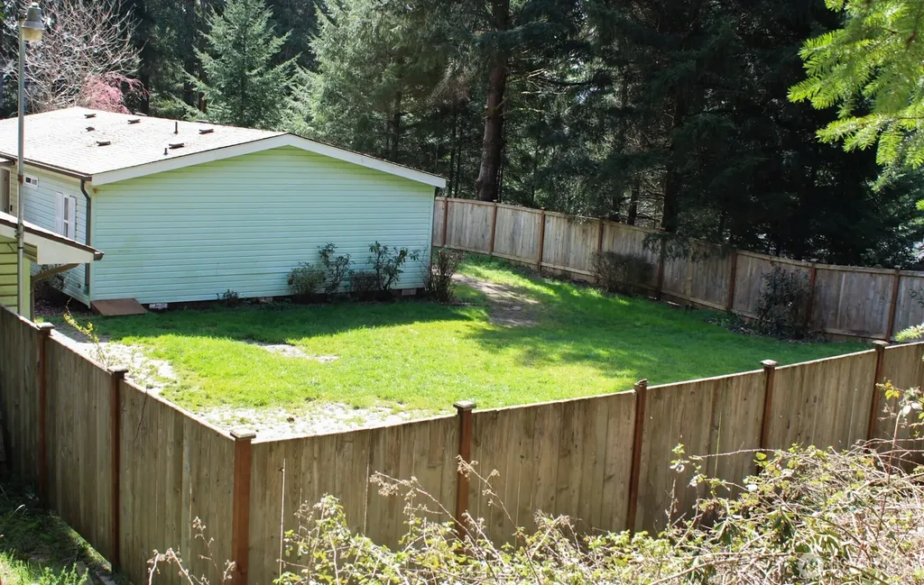 521 NE Larson Lake Road Belfair WA 98528