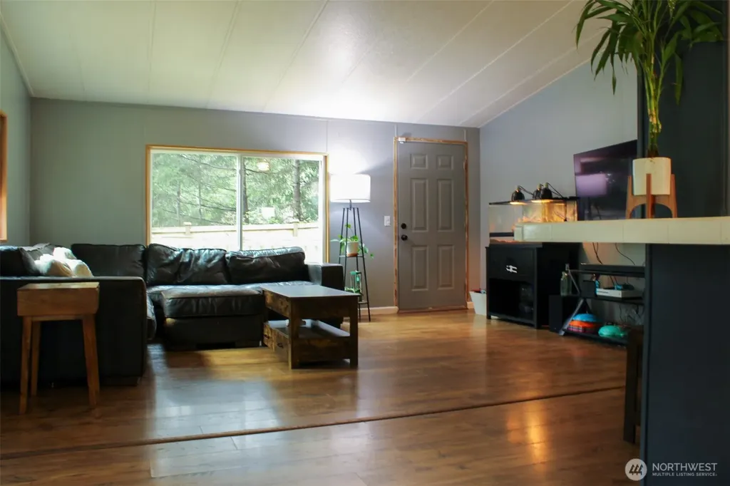 521 NE Larson Lake Road Belfair WA 98528