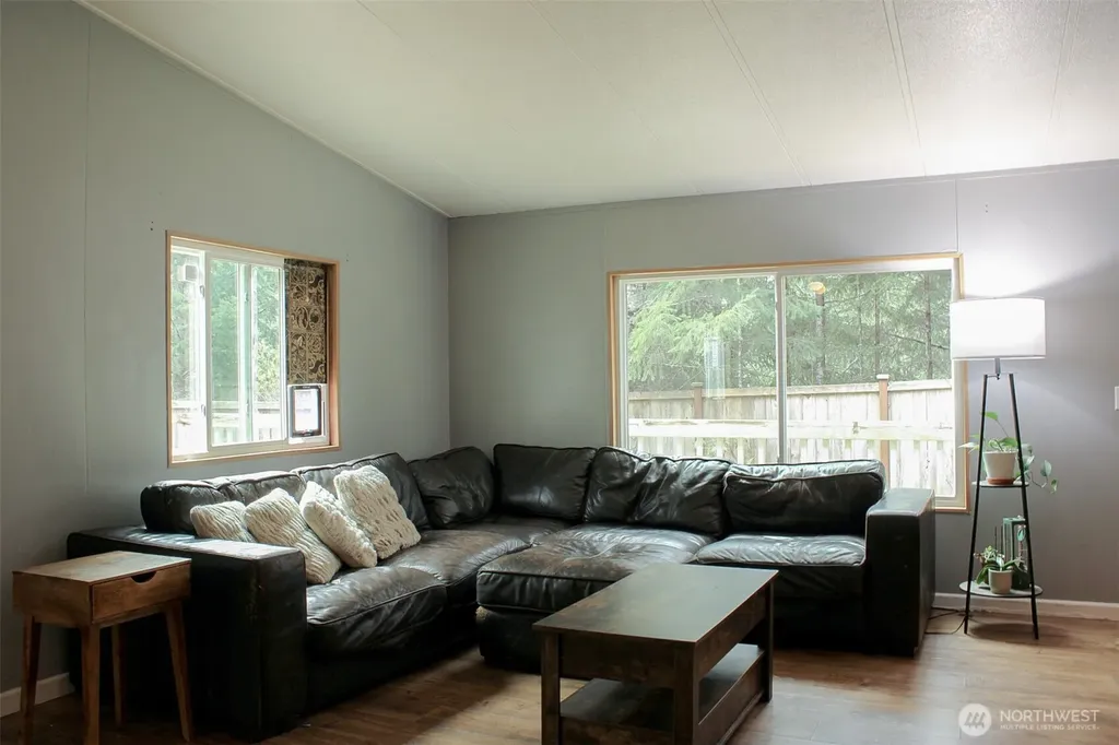 521 NE Larson Lake Road Belfair WA 98528
