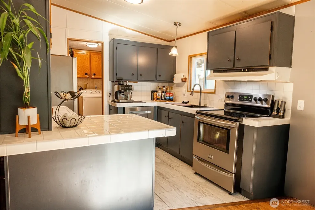 521 NE Larson Lake Road Belfair WA 98528