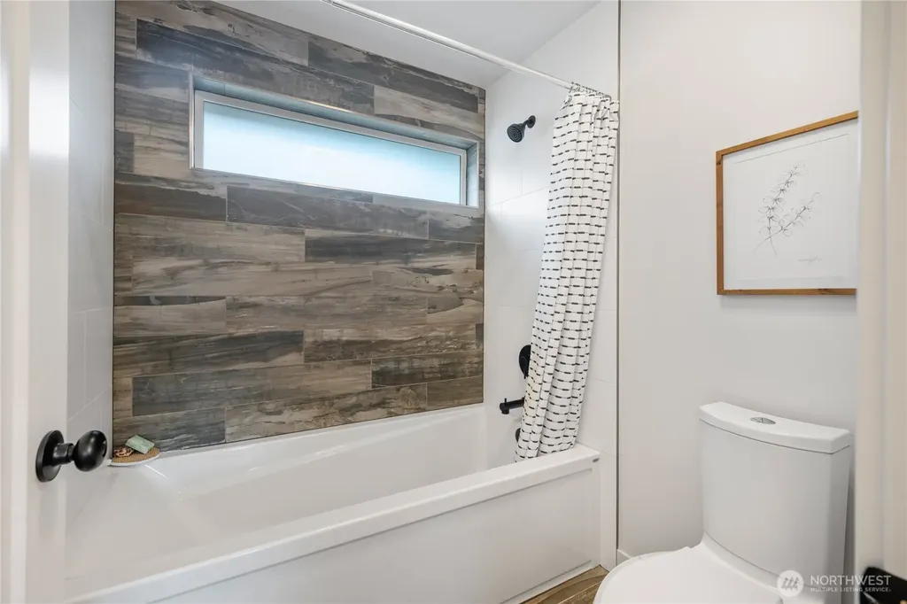 10317 Sand Point Way NE Seattle WA 98125