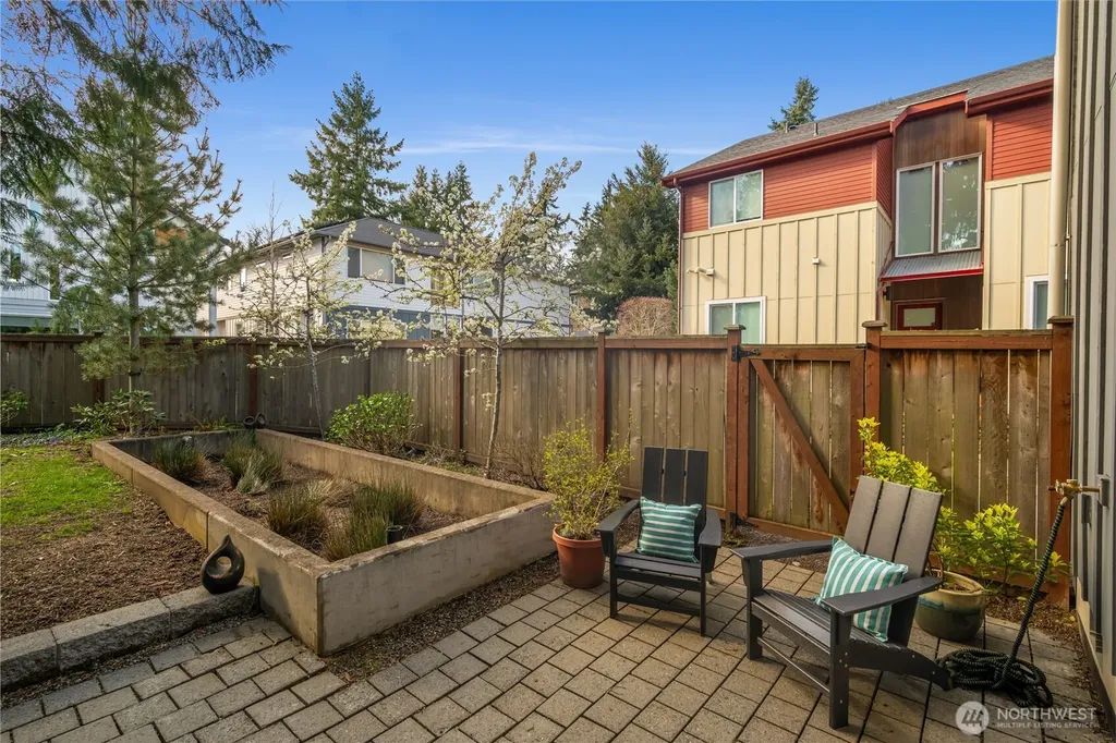10317 Sand Point Way NE Seattle WA 98125
