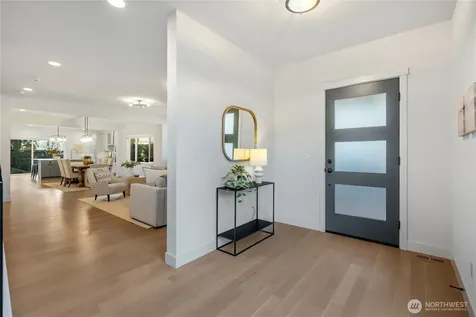 10317 Sand Point Way NE Seattle WA 98125
