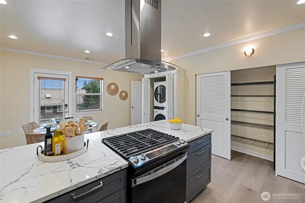 12421 6th Avenue NW Gig Harbor WA 98332