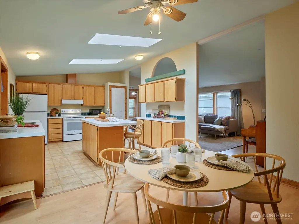 1835 Heartwood Woodland WA 98674