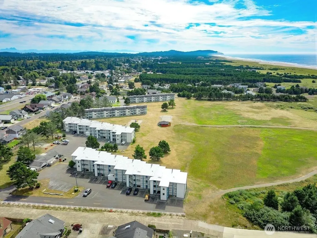 210 26th Street NW Long Beach WA 98631
