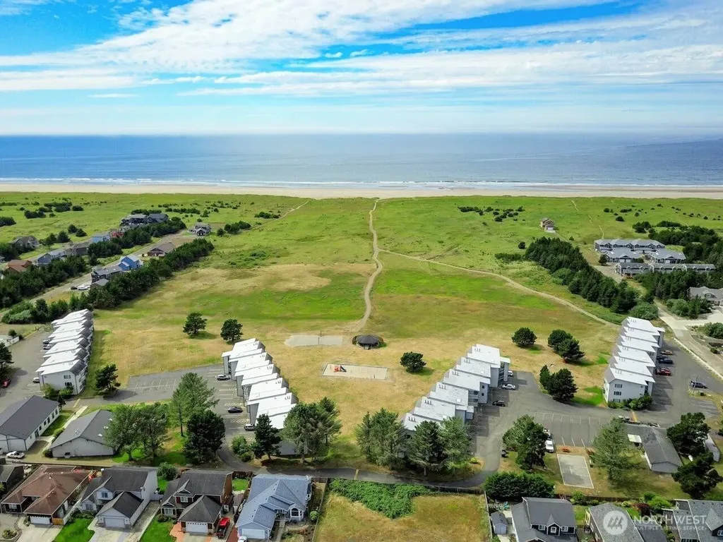 210 26th Street NW Long Beach WA 98631