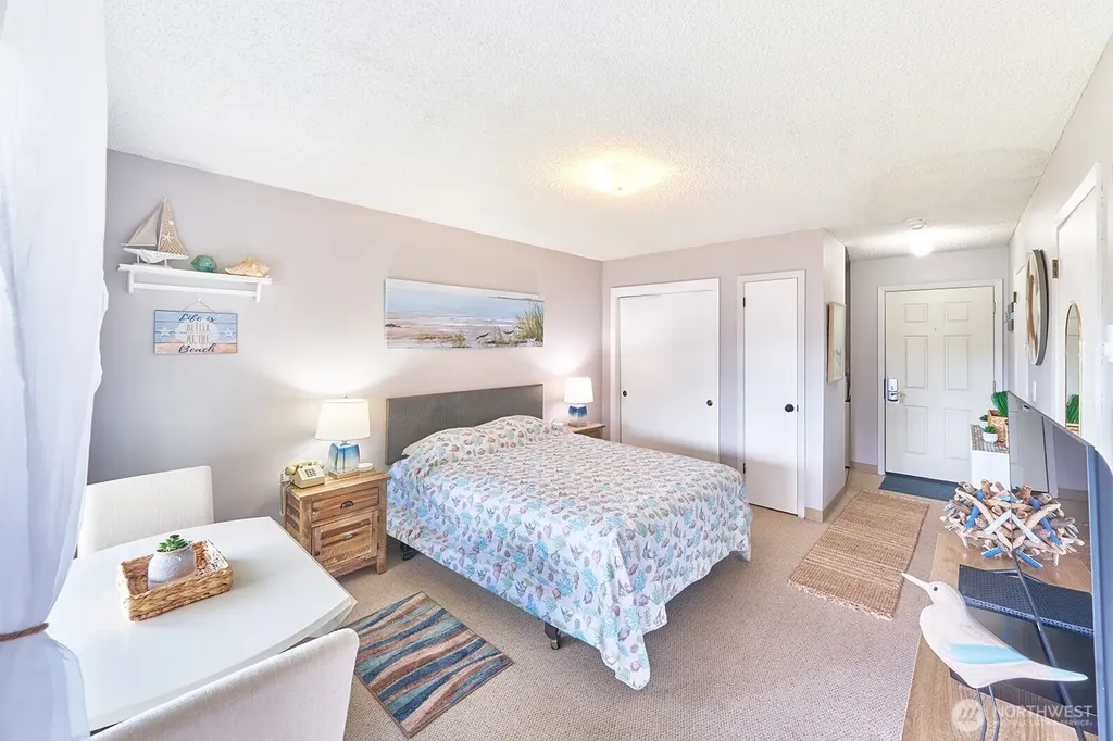 210 26th Street NW Long Beach WA 98631