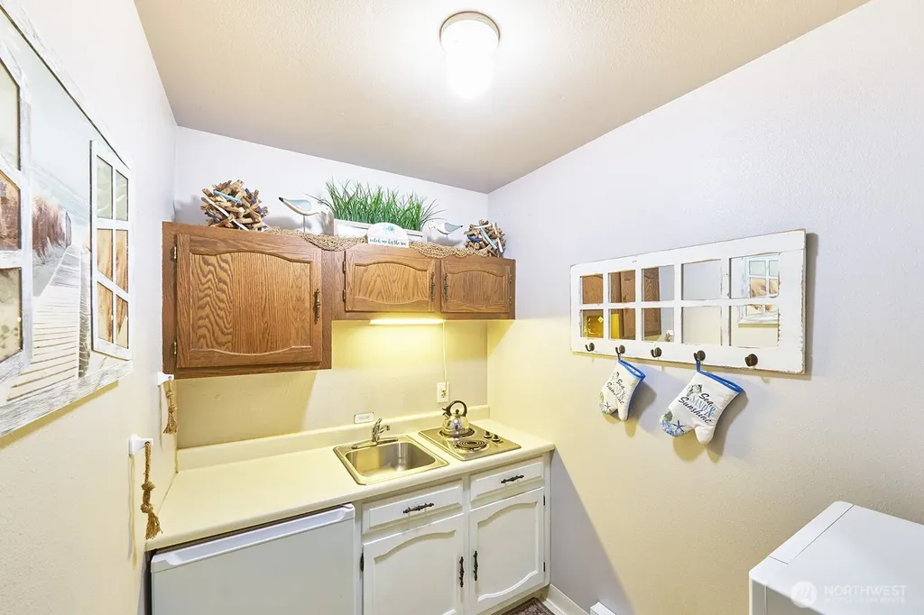 210 26th Street NW Long Beach WA 98631