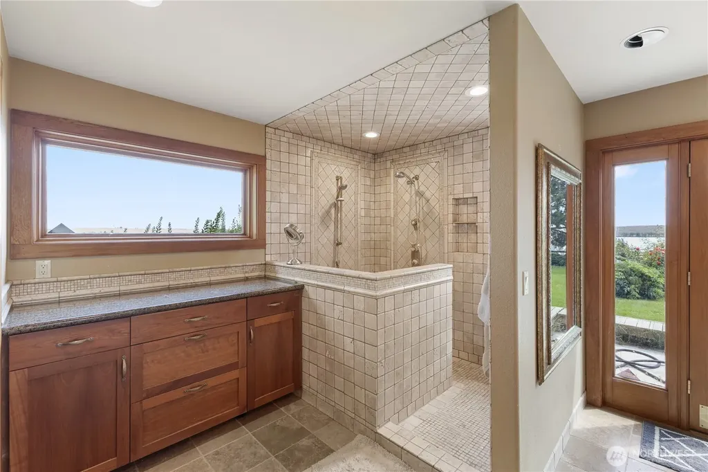 4872 Rd 6.5 NE Moses Lake WA 98837