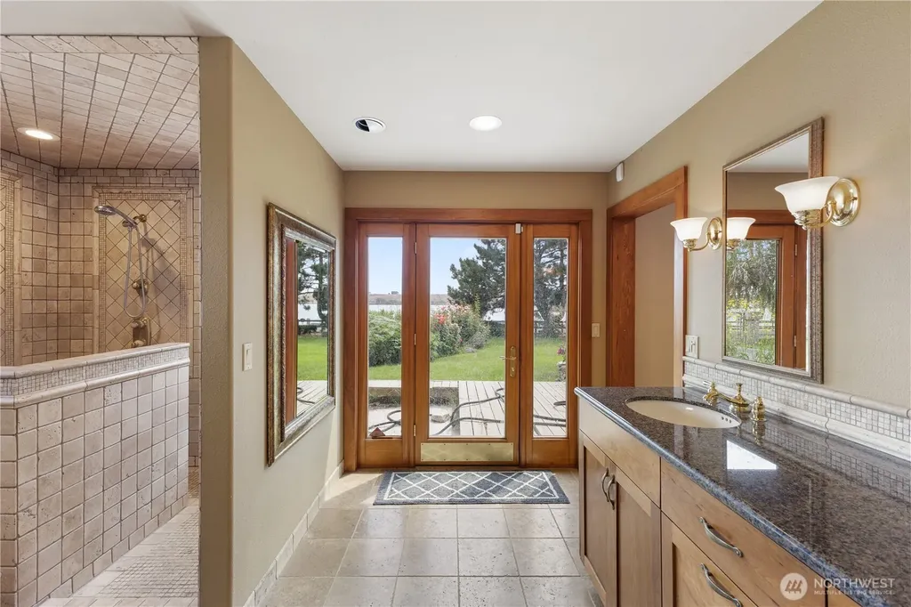 4872 Rd 6.5 NE Moses Lake WA 98837