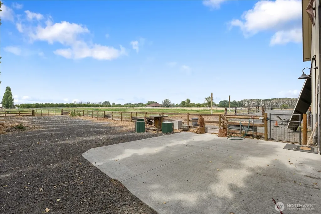 4872 Rd 6.5 NE Moses Lake WA 98837