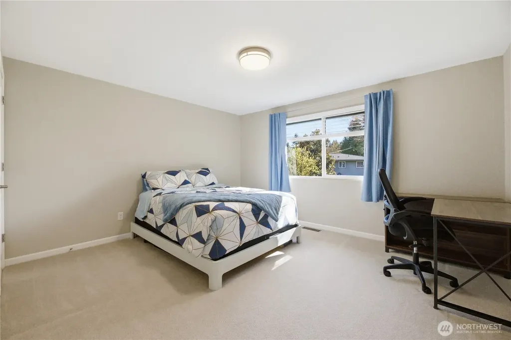 29819 5th Avenue SW Federal Way WA 98023