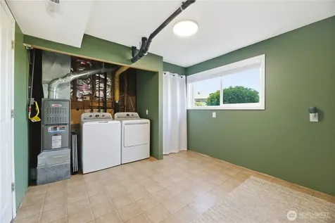 29819 5th Avenue SW Federal Way WA 98023
