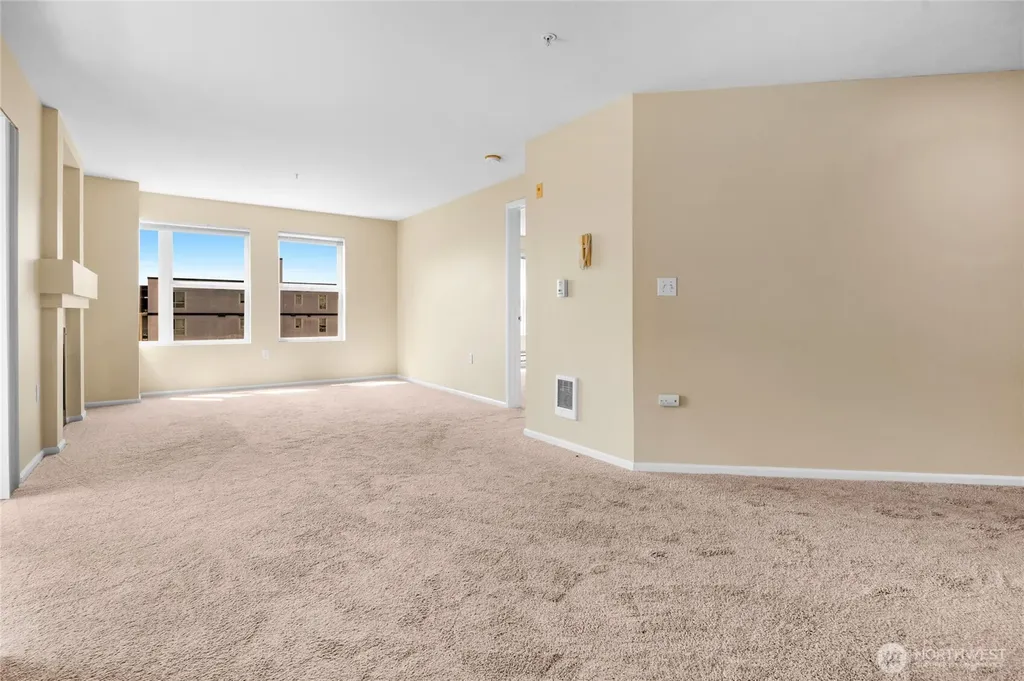 4343 Roosevelt Way NE Seattle WA 98105
