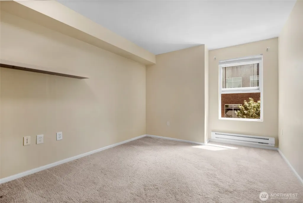 4343 Roosevelt Way NE Seattle WA 98105
