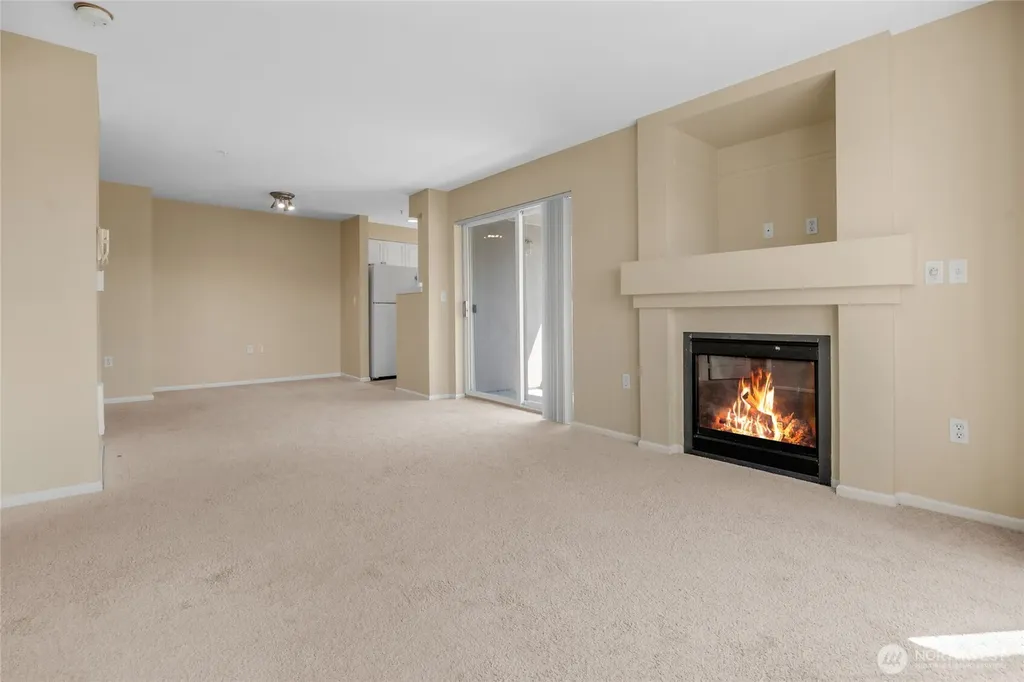 4343 Roosevelt Way NE Seattle WA 98105