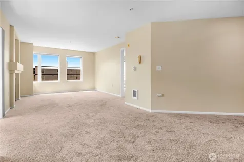4343 Roosevelt Way NE Seattle WA 98105