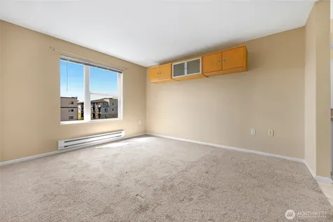 4343 Roosevelt Way NE Seattle WA 98105
