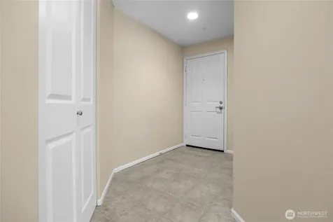 4343 Roosevelt Way NE Seattle WA 98105