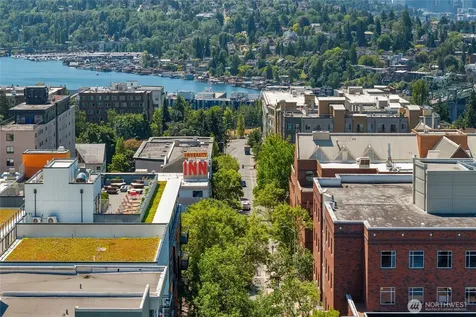 4343 Roosevelt Way NE Seattle WA 98105