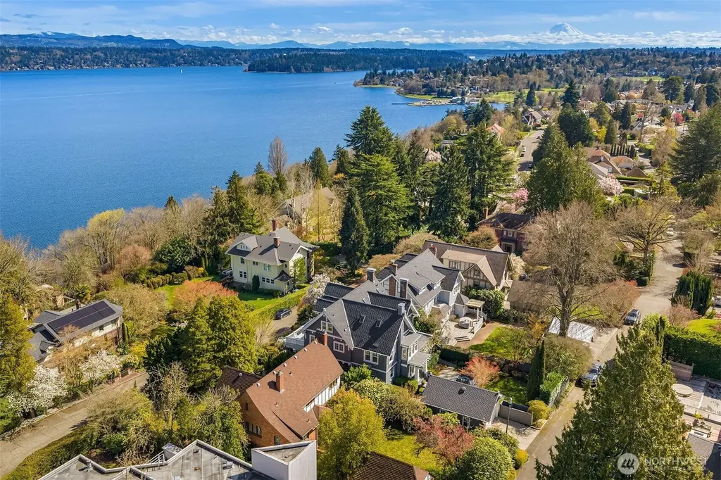 2647 Cascadia Avenue S Seattle WA 98144