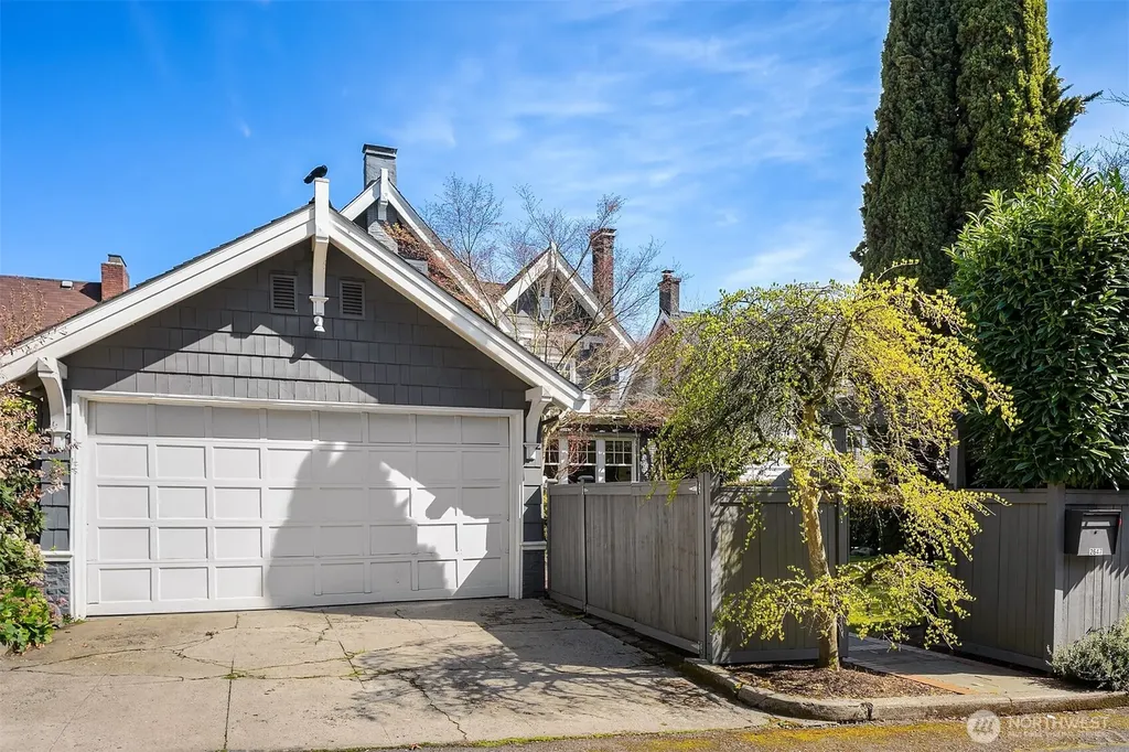 2647 Cascadia Avenue S Seattle WA 98144