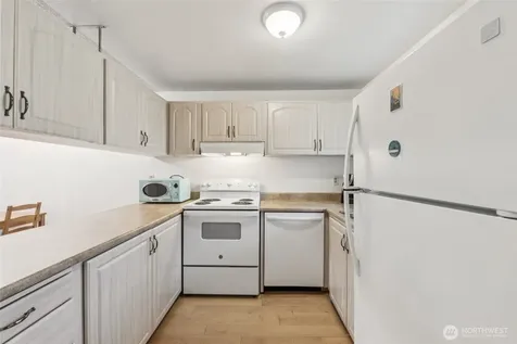 5806 200th Street SW Lynnwood WA 98036