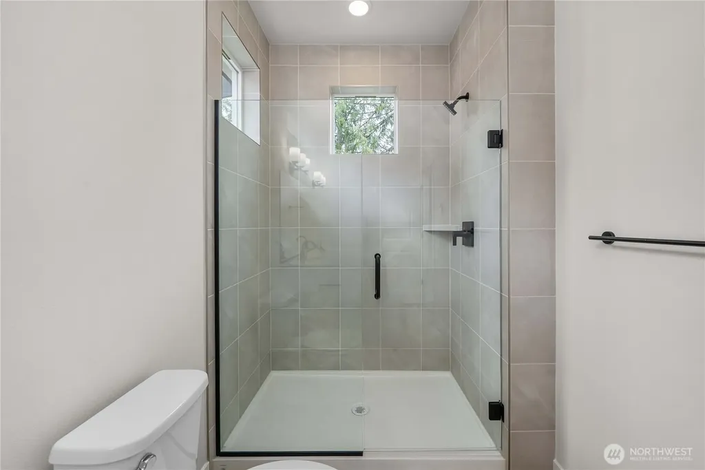 4033 Aberdeen Way NE Renton WA 98056