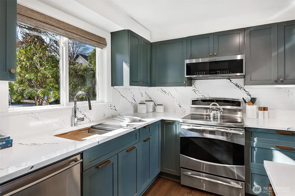 1818 Bigelow Avenue N Seattle WA 98109